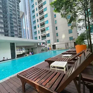 Summer Klcc By Luna Куала-Лумпур